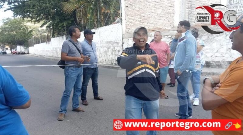 Líder perredista con 10 personas bloquean acceso a 10 colonias del norte de Chilpancingo