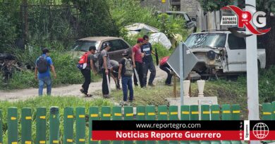 Estudiantes de Ayotzinapa limpian los lugares dónde fueron asesinados tres normalistas