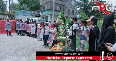 Realizan mitin en honor al normalista de Ayotzinapa, Yanqui Kothan, en Chilpancingo