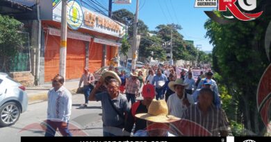 Marchan del Parador del Marquez hacia el Congreso integrantes de la CRAC-PC