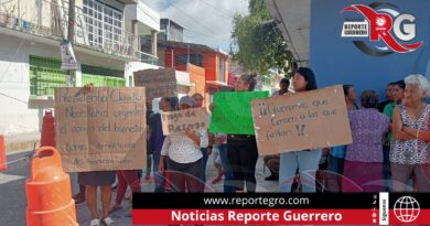 Bloquean damnificados por John de la colonia Galeana en Chilpancingo