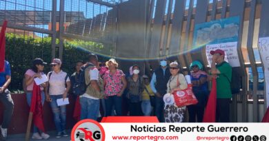 Protesta CETEG en Palacio de Gobierno; exigen seguridad para maestros de Chilpancingo