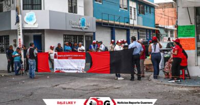 Protestan trabajadores sindicalizados de la Radio en Chilpancingo 