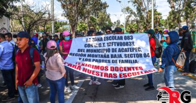 Habitantes de Acatepec y egresados normalistas bloquearon boulevar de Chilpancingo 