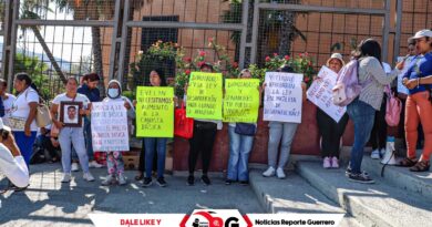 Colectivo de Personas Desaparecidas protestan en Palacio de Gobierno