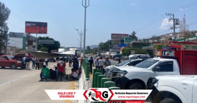 Plantón por tiempo indefinido en la Autopista del Sol, instalan comuneros de la Montaña
