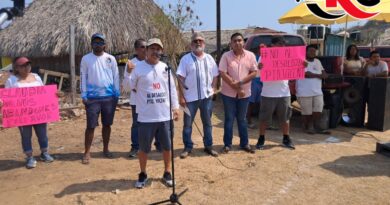 Acuerdan pobladores de Puerto Vicente mantenerse en pie de lucha y acudir a México a ver a Sheinbaum