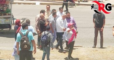 Maestros de la CETEG corren a garrotazos a secretarios de Educación y Gobernación