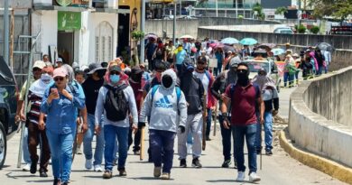 Irrumpe la CETEG en festejo del SNTE en Chilpancingo; destruyen salón y oficinas sindicales