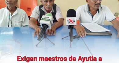 Exigen maestros de Ayutla a la SEG, cinco basificaciones e incremento salarial